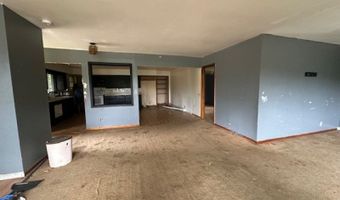8 Greendale Rd, Andover, NJ 07860