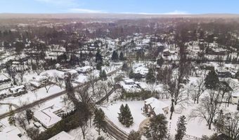 1360 Fairlane Dr, Ann Arbor, MI 48104