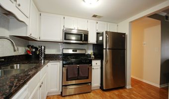 104 N Pine Ave 302, Arlington Heights, IL 60004