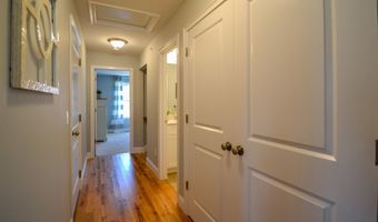 4 Edgewater Dr 18, Brentwood, NH 03833