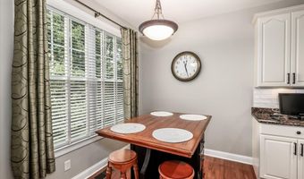 18 Lawrence Ave 18, Danbury, CT 06810