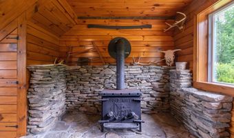 241 S Albany Rd, Albany, VT 05820