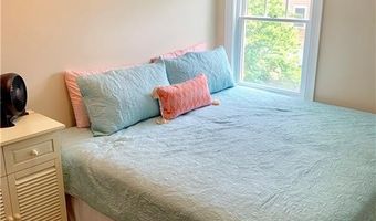 13 Lucas Ave, Newport, RI 02840