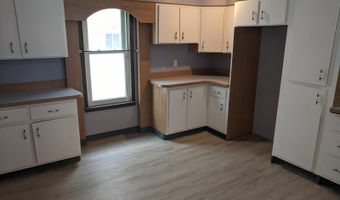 27 Trinity Pl, Amsterdam, NY 12010