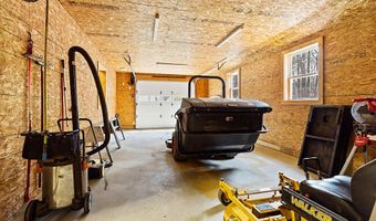 816 Riverside Dr, Augusta, ME 04330