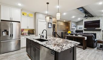 1237 Eagle Creek Blvd SW, Altoona, IA 50009