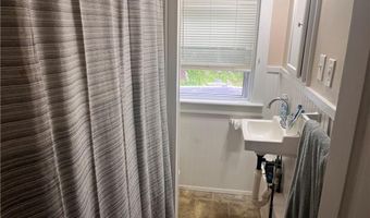 25 Earl St, Lincoln, RI 02865