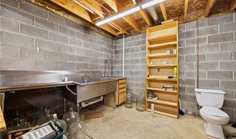 12488 Baumhart Rd, Amherst, OH 44001