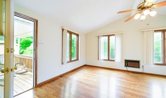 50 W Oak Hill Dr, Ballwin, MO 63021