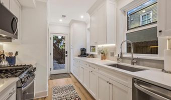 1014 QUEEN St, Alexandria, VA 22314