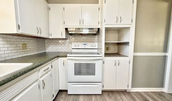 2202 Edgemont Dr, Arkansas City, KS 67005