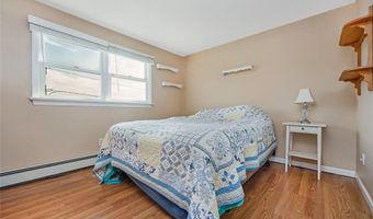 15 Bingham Pl, Amityville, NY 11701