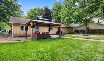 1135 Royal Dr, Amherst, OH 44001