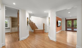 5104 SCARSDALE Rd, Bethesda, MD 20816