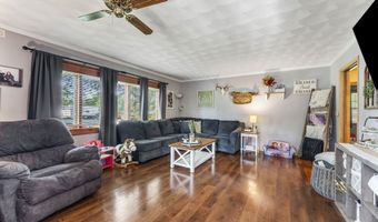 303 SW 12TH St, Aledo, IL 61231
