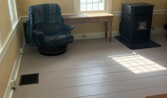 56 S Pleasant St, Bradford, VT 05033