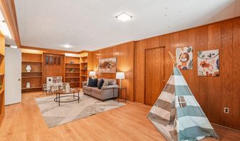 2647 S KENT St, Arlington, VA 22202