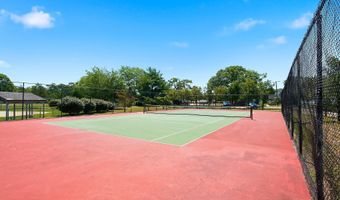 81 Elm St, Beachwood, NJ 08722