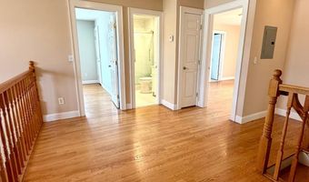 33 Livingston Ave, Avenel, NJ 07001