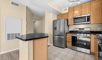 851 N GLEBE Rd 1419, Arlington, VA 22203