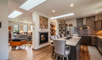 1342 11TH St, Bandon, OR 97411