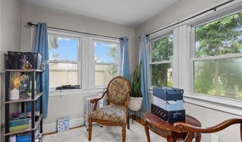 690 Killingly St, Johnston, RI 02919