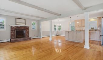 10 Sprague St, Cumberland, RI 02864