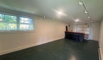 11 Treat St, Belfast, ME 04915