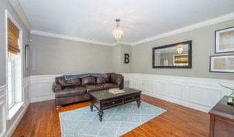 15 Tanglewood Dr, Andover, NJ 07848