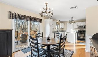 11 Southbury Rd, Cumberland, RI 02864
