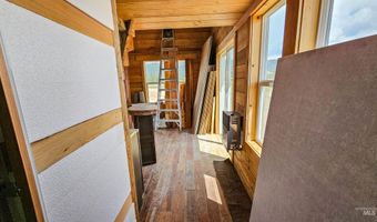 101 Sixty Ln, Cascade, ID 83611