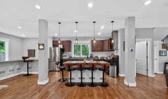 108 N Main St, Algonquin, IL 60102