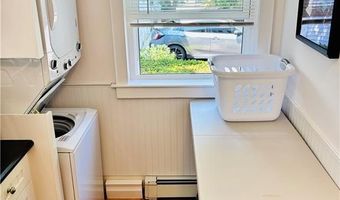 571 Bellevue Ave 2, Newport, RI 02840