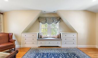 340 Newman Ave, East Providence, RI 02916