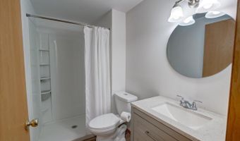 5158 Ridge Oak Dr, Madison, WI 53704