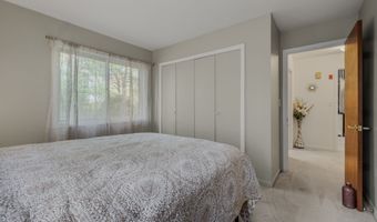 15 Goulart Dr, Bozrah, CT 06334