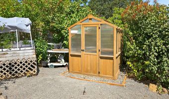 738 Fairway Ct, Ashland, OR 97520