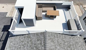 214 Iroquois Ave, Beach Haven, NJ 08008