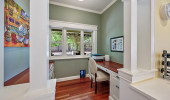 586 B St, Ashland, OR 97520
