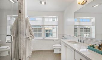 27 High St 2, Newport, RI 02840
