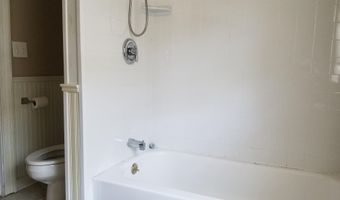 683 AVENUE E 2, Bayonne, NJ 07002