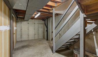 2332 Hidden Meadow Ln, Ballwin, MO 63021