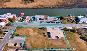 323 Water St, Apalachicola, FL 32320