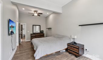 8 Apple Ln, Asheville, NC 28804