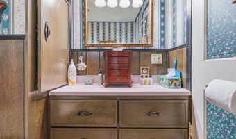 1101 E 10th St, Anderson, IN 46012