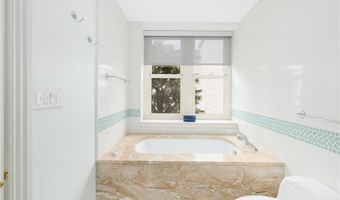 341 Thames St 209 S, Bristol, RI 02809
