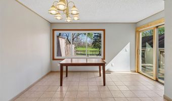 603 1st St E, Altoona, IA 50009