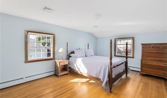 28 Hybrid Dr, Cranston, RI 02920