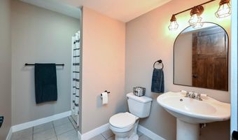 206 Park Ave, Altura, MN 55910