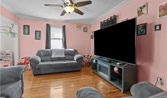 70 Perkins Ave, Cranston, RI 02910